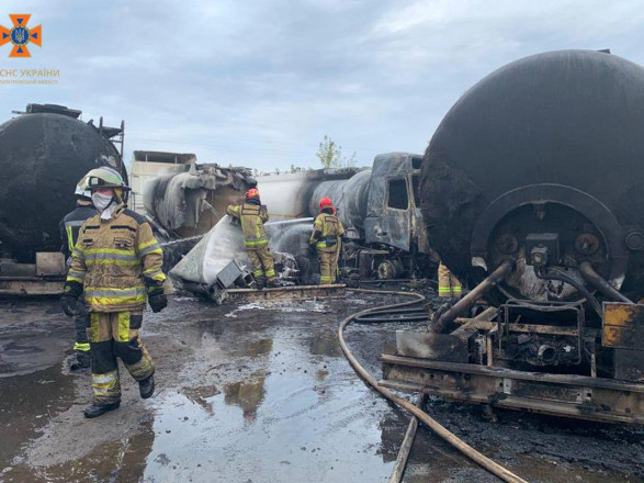Масштабный пожар на Днепропетровщине: загорелись четыре бензовоза