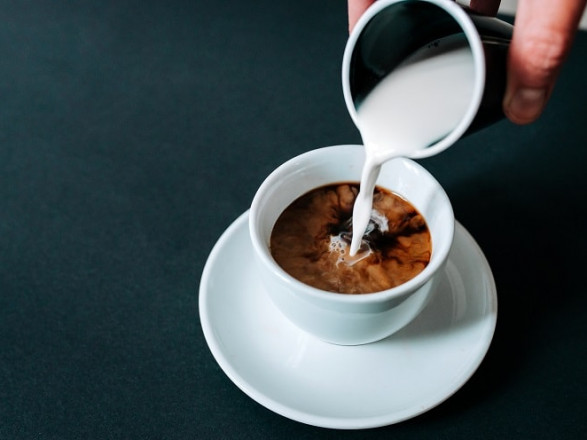 Как добавление молока к кофе может усилить его пользу: ученые дали ответ