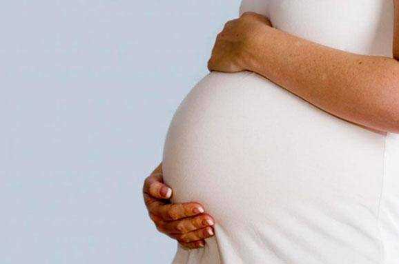 Врач-гинеколог развеяла миф о рисках поздней беременности