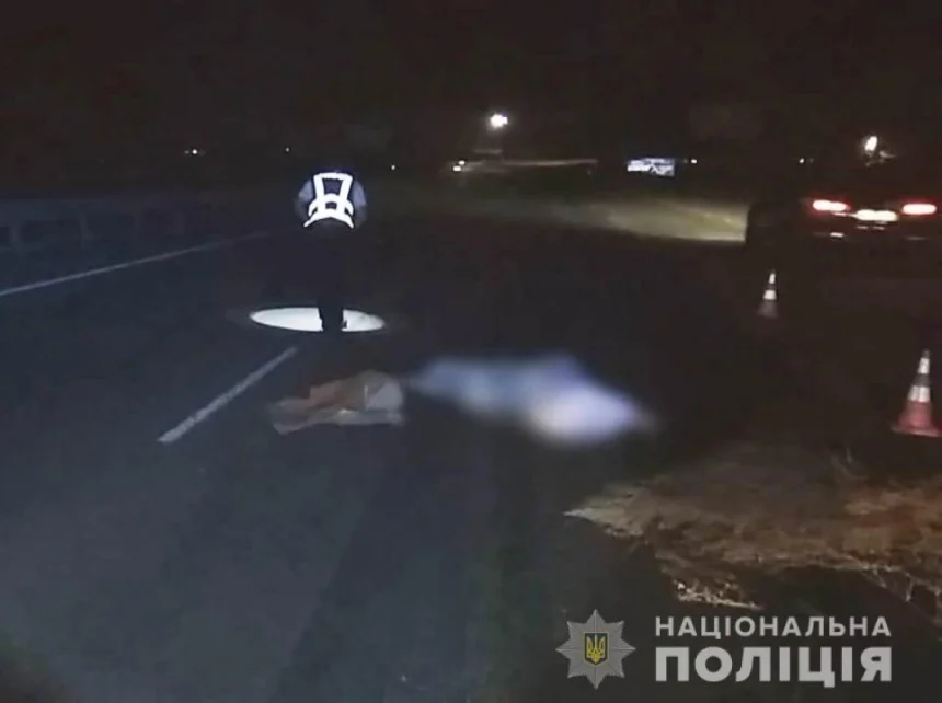 Ночью на трассе под Одессой нашли тело голой женщины, которая погибла в результате аварии.