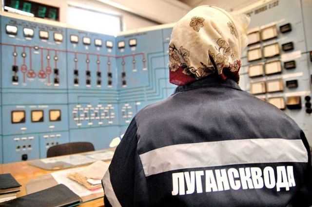 Под Луганском обстреляли коммунальщиков: подробности