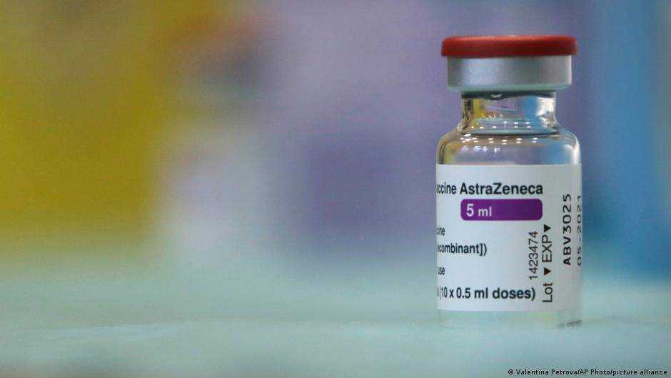 Щеплення від коронавірусу: усе, що треба знати про вакцину AstraZeneca