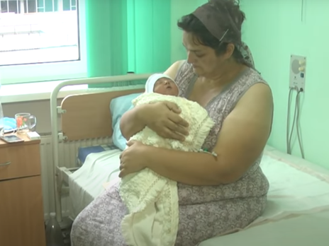 Десять мальчиков и восемь девочек: украинка родила 18-го ребенка