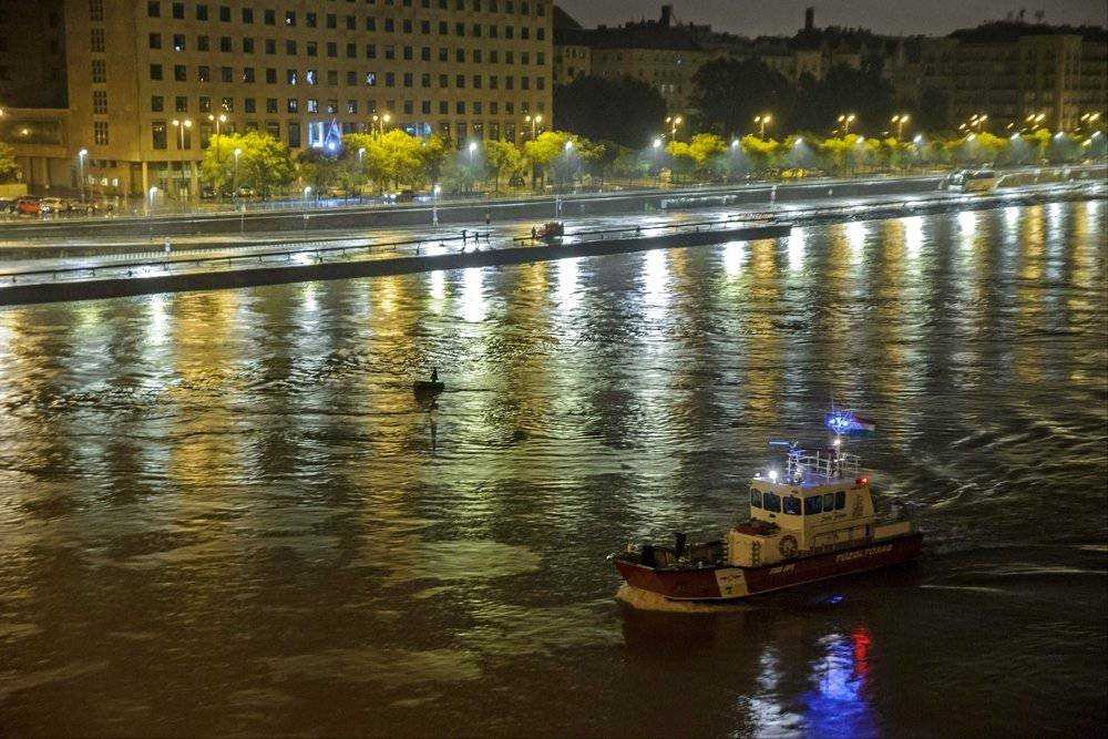 После поднятия затонувшего на Дунае судна найдены тела