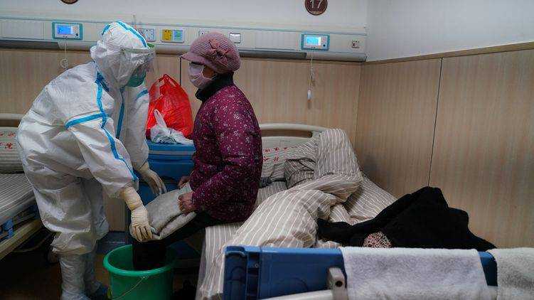 В Ухане умер выздоровевший  от коронавируса 36-летний пациент