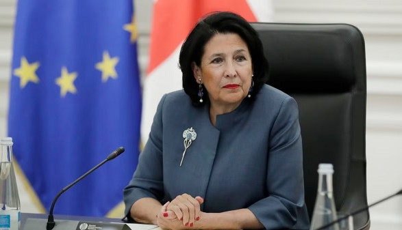 Президент Грузии предложила одеть на Саакашвили электронный браслет
