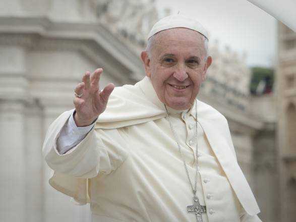 Папа Франциск ліг на операцію
