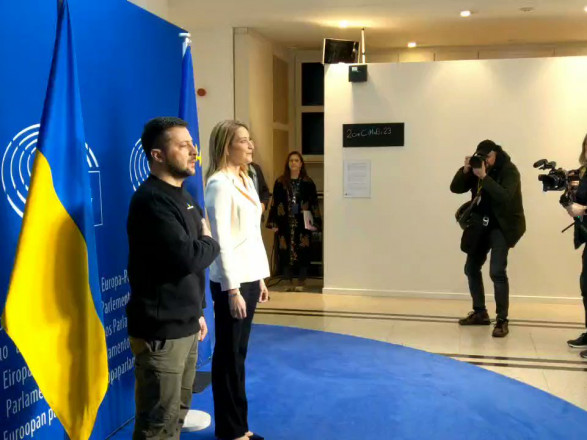 Зеленского приветствовали в Европарламенте под звуки гимна Украины