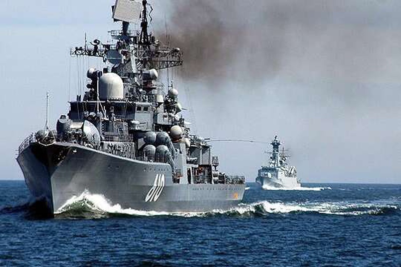 Играют мышцами. Россия увеличила корабельную группировку, несмотря на сильный шторм