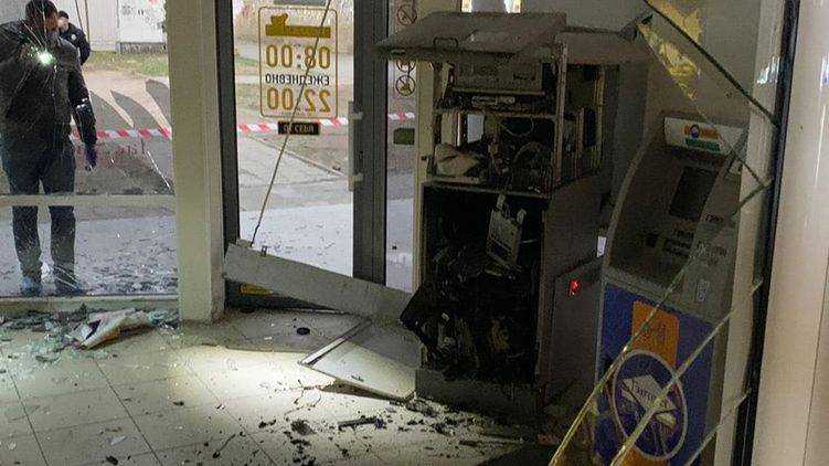 В Харькове велосипедисты взорвали банкомат и унесли два миллиона