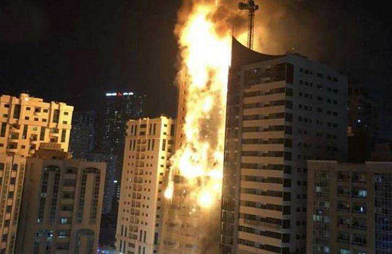 В ОАЭ горит 45-этажный небоскрёб