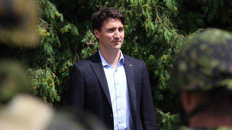 Канадский премьер Трюдо ушел на карантин из-за признаков коронавируса у его жены