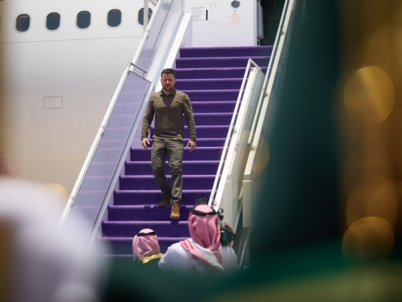 Зеленский в Саудовской Аравии встретился с наследным принцем: заинтересован в помощи Эр-Рияда с освобождением людей из плена рф