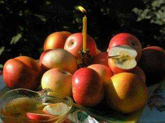 Сегодня отмечают Яблочный Спас