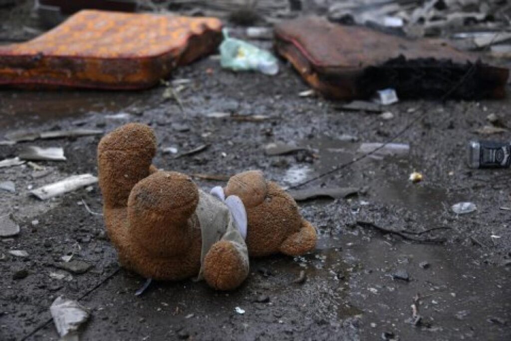 Из-за войны в Украине пострадало по меньшей мере 1464 детей