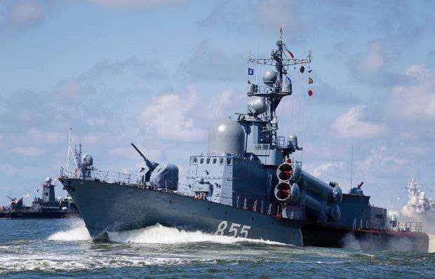 Военные отогнали корабль ФСБ РФ от берегов Украины