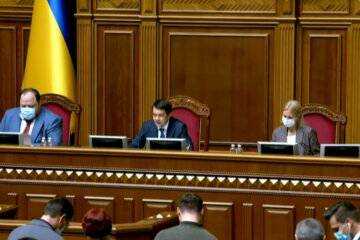 Рада проголосовала драконовские штрафы: за что с украинцев сдерут до 8500 гривен