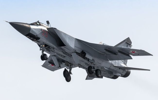 Россия выводит свои истребители МиГ-31К из Беларуси, - мониторинговая группа