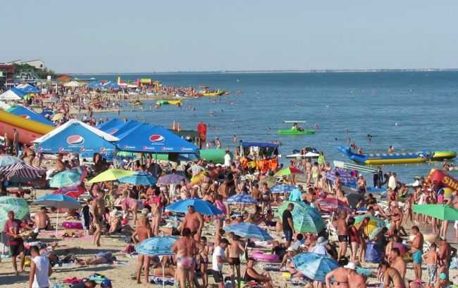 На пляжі курортної Кирилівки юнака вбило струмом: після НП закрили водні атракціони