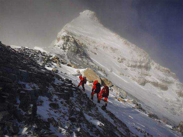 Альпіністи та туристи: у закритому на локдаун Непалі застрягли 107 українців, у чотирьох - COVID-19