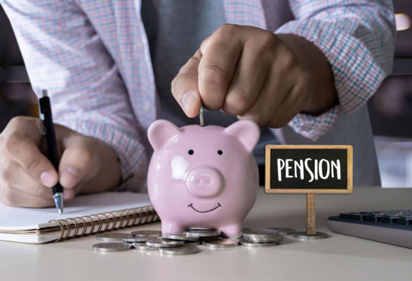 Обов’язкове пенсійне накопичення один з пріоритетів у 2023 році – Шмигаль
