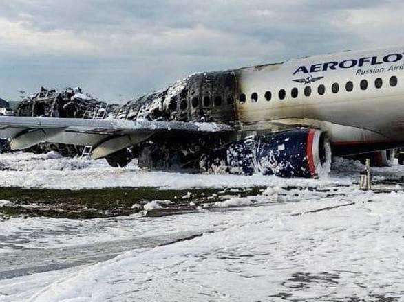 "Черный ящик" сгоревшего в Шереметьево самолета получил серьезные повреждения