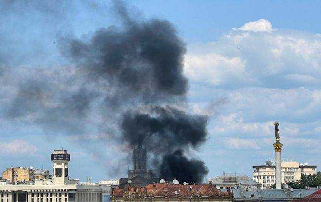 На Хрещатику в Києві виникла пожежа: що відбувається