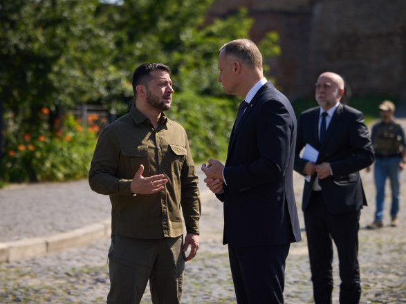 Коротко, но очень предметно: Зеленский с Дудой обсудили саммит НАТО