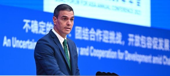 Испанский премьер в Китае: "Никто не хочет экономической раздробленности или войны"