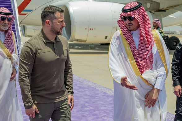 Зеленский обратился к арабским лидерам в Саудовской Аравии и призвал отказаться от российского влияния