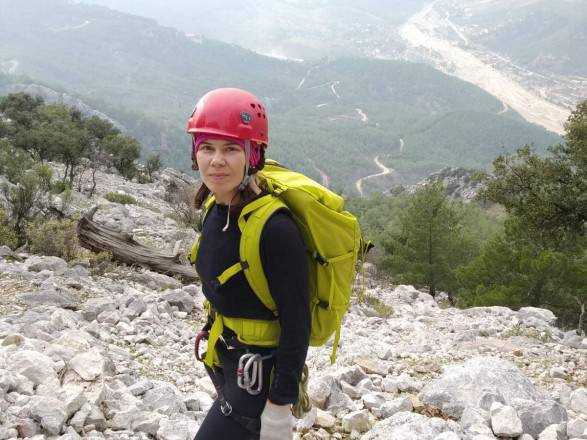 У Туреччині понад тиждень шукають зниклу в горах українку