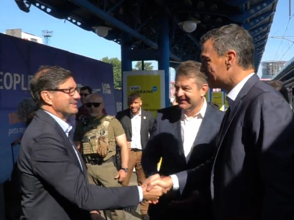Премьер Испании прибыл в Киев