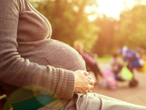 Беременные женщины смогут сами определять начало декретного отпуска: в ВР приняли законопроект