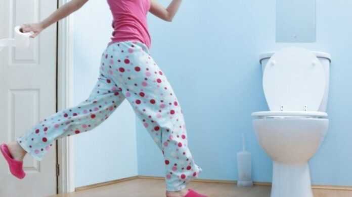 Медики объяснили, чем опасны частые ночные походы в туалет