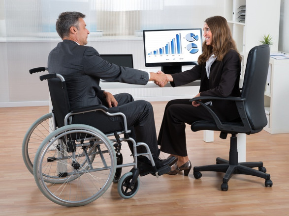 Работодателям будут компенсировать обустройство рабочих мест для людей с инвалидностью - Минэкономики