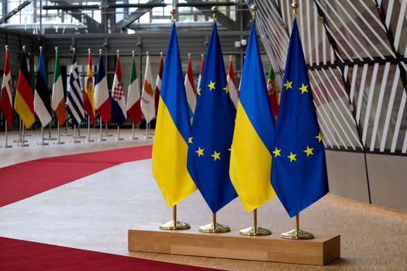 ЕС по итогам саммита похвалит Украину за прогресс в реформах, но вряд ли примет решение о быстром вступлении - Euractiv