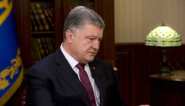 Порошенко заявил об угрозе "откатиться под имперскую Россию"