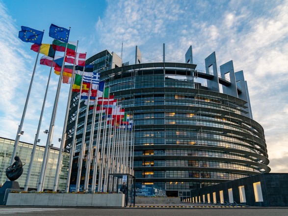 Европарламент поддерживает начало переговоров по вступлению Украины в ЕС в этом году