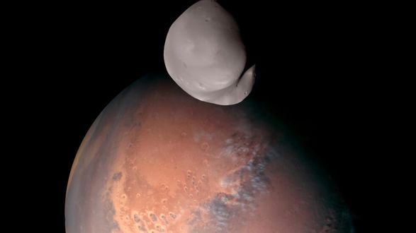 Зонд ОАЭ сделал впечатляющее фото спутника Марса