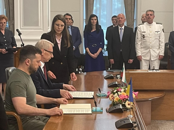 Зеленский подписал декларацию о поддержке членства Украины Болгарией в НАТО