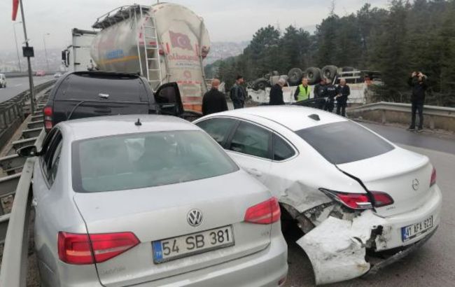В Турции произошла авария с участием 23 автомобилей: есть пострадавшие