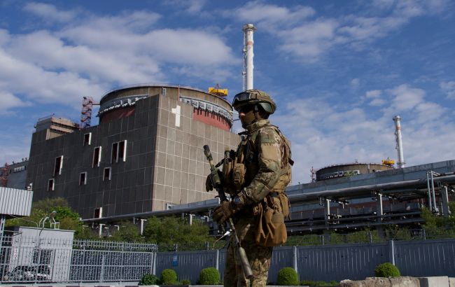 Готовятся к обороне? Оккупанты ограждают подъезды к Запорожской АЭС