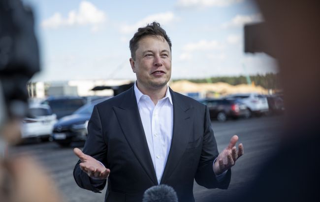 Tesla снизила цены на два своих самых дорогих электромобиля
