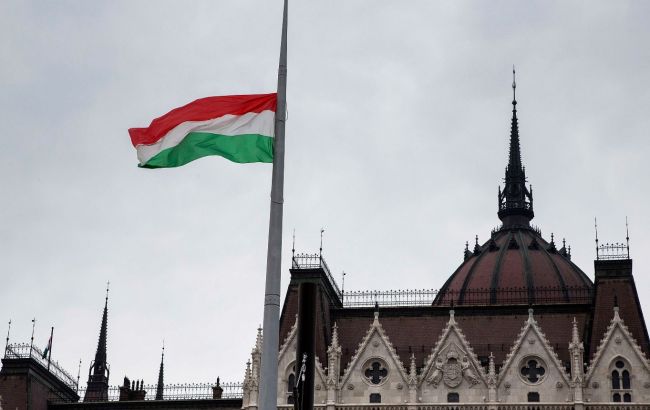 Венгрия пытается заблокировать санкции ЕС против российских олигархов, - Politico