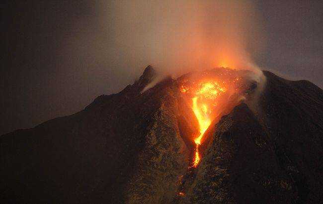 Начал извержение самый большой вулкан в Европе