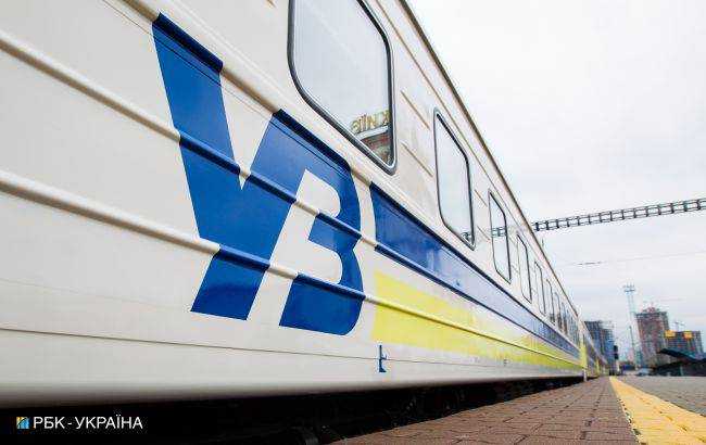Укрзализныця закрывает продажу билетов: список станций "красных" зон