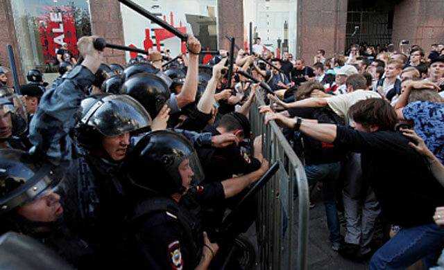 В Кремле напряглись: В Москве началась серия акций протеста.