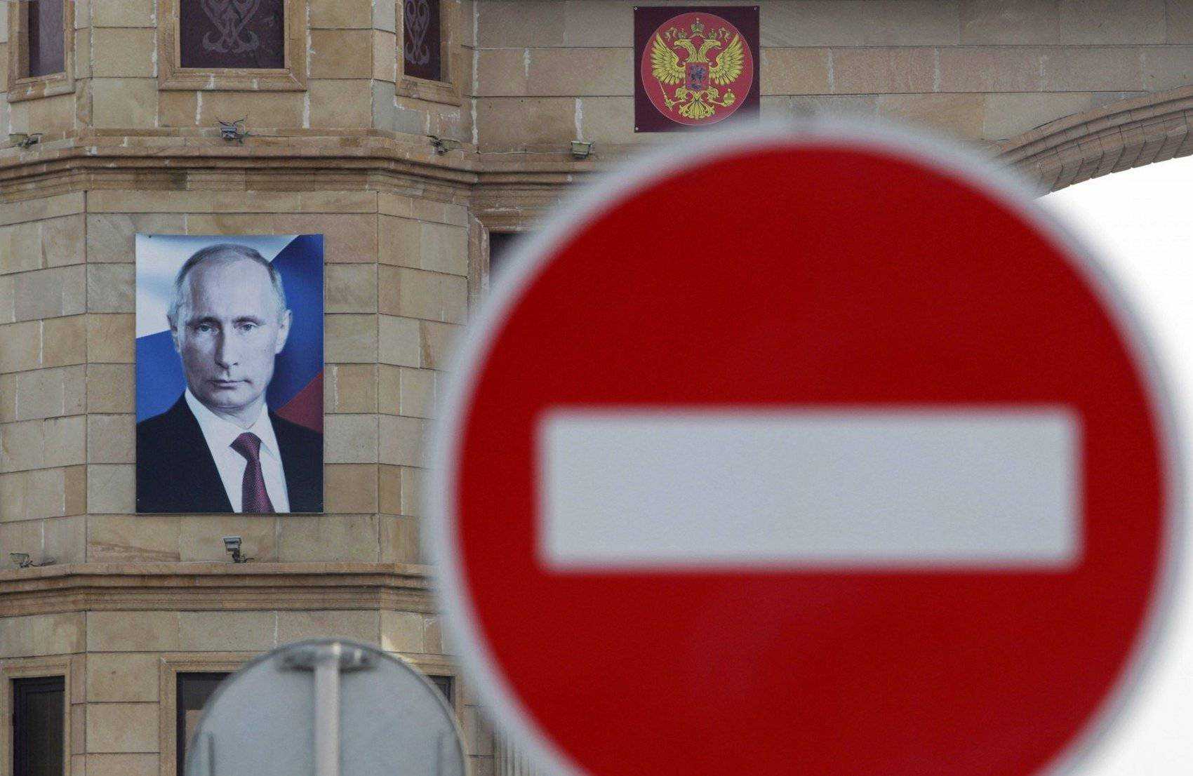 Клімкін: «Нам би хотілося, щоб санкції реально як вдарили по Росії і вбили»