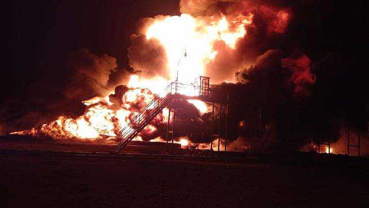 На Житомирщині унаслідок авіаударів загорілися дві нафтобази — ДСНС