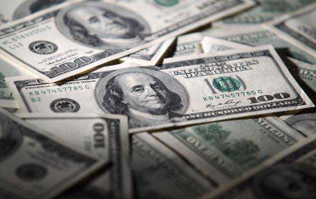 НБУ знизив офіційний курс долара на 31 серпня